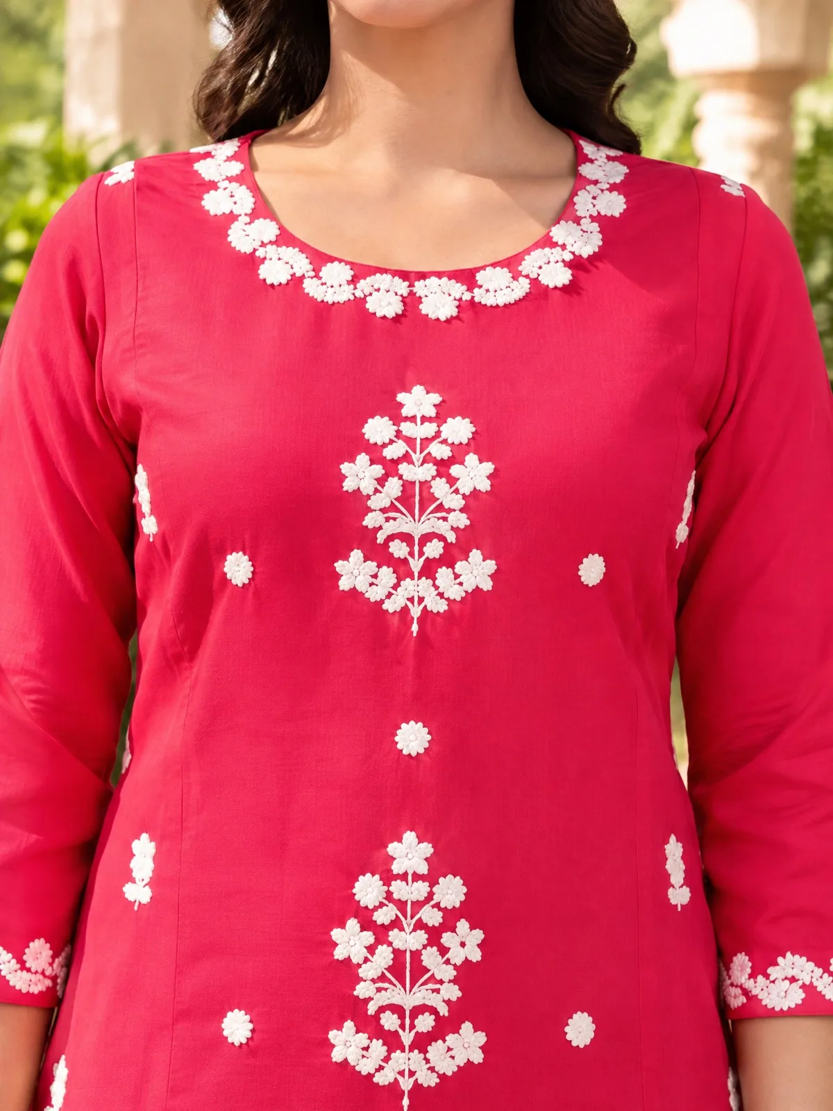 Neckline